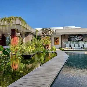 Villa Stunning 4 Bed, Butler Service, Security,, Seminyak (Bali)